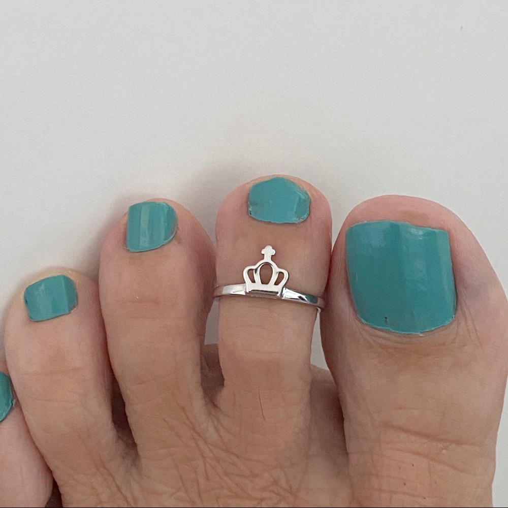 Sterling Silver Tiny Crown Toe Ring, Silver Ring - image 1